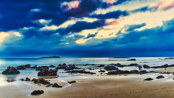 Surf Beach Drama