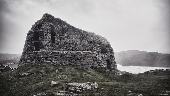 Dun Carloway Broch Monochrome 02