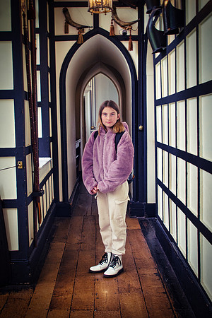 Eleanor in Warwick Castle 01